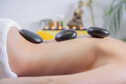 Masajes y piedras calientes